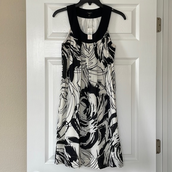TALBOTS BLACK AND WHITE SLEEVELESS, PLEATED SCOOP NECK, LINED DRESSE WITH SASH - Picture 2 of 16